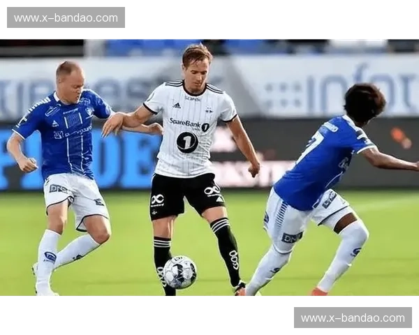 绿茵场上的华丽博弈：当“阿纳姆雄鹰”遇上“蓝鹰”拉齐奥，谁能主宰欧罗巴？